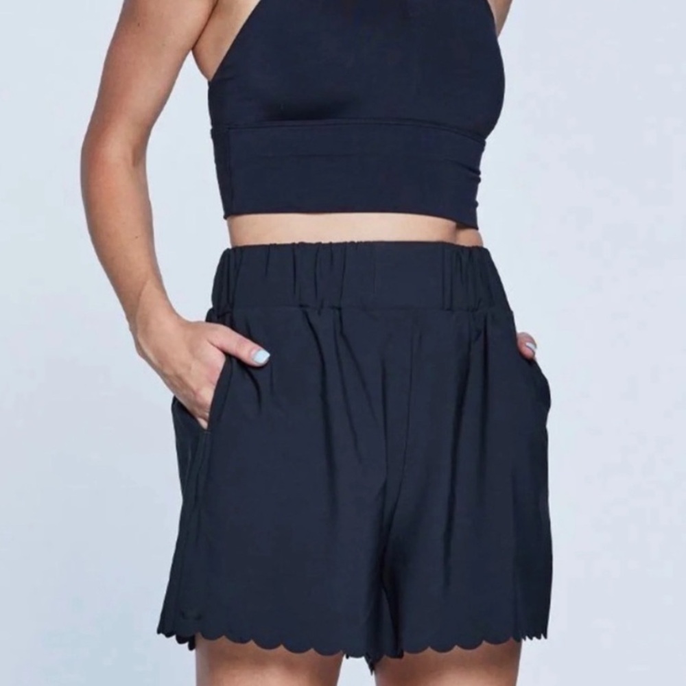 Jo+Jax Women's dark Gray  Scalloped Hem Shorts AM